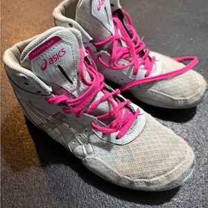 ASICS Girls Wrestling Shoes - 4 (1/2 of a season)